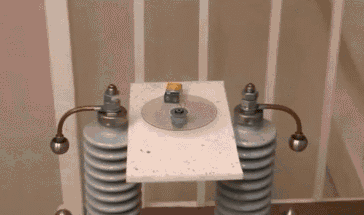 http://s.pikabu.ru/post_img/2013-01_3/1358227831_1865484506.gif