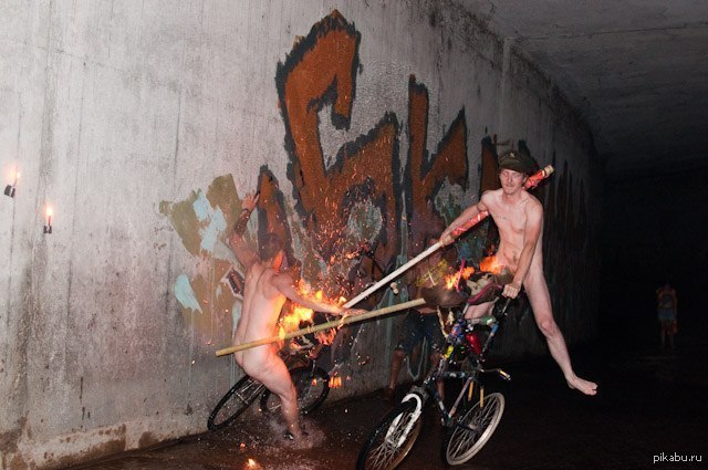 http://s.pikabu.ru/post_img/2013-01_4/1358677410_243324183.jpg