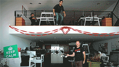http://s.pikabu.ru/post_img/2013/02/20/10/1361373246_202840986.gif